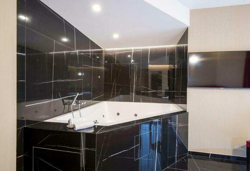 חדר סטנדרט עם ג'קוזי, Xbusiness