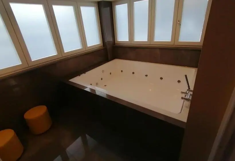 スイート, Xbusiness