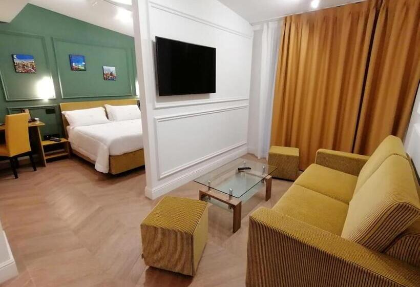 מיטת קינג בסוויטה, Xbusiness