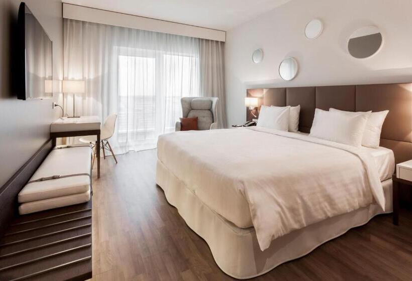 キングサイズベッドのスーペリアルーム, Ac Hotel By Marriott Paris Le Bourget Airport