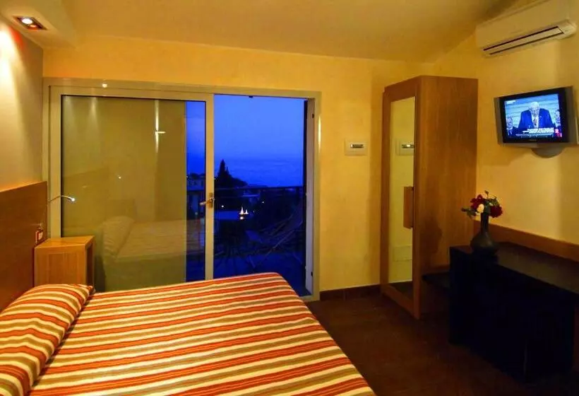 اتاق سوپریور با چشم‌انداز دریا, B&b Il Parco