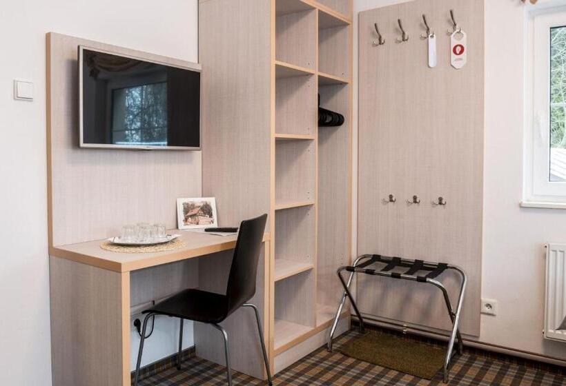 标准三人间, Horský Hotel Dobrá Chata