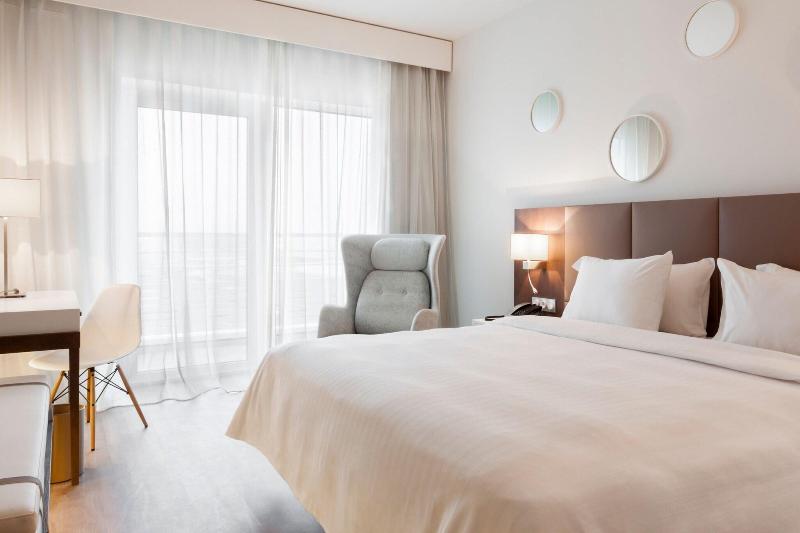 Номер Superior Кровать Кинг, Ac Hotel By Marriott Paris Le Bourget Airport