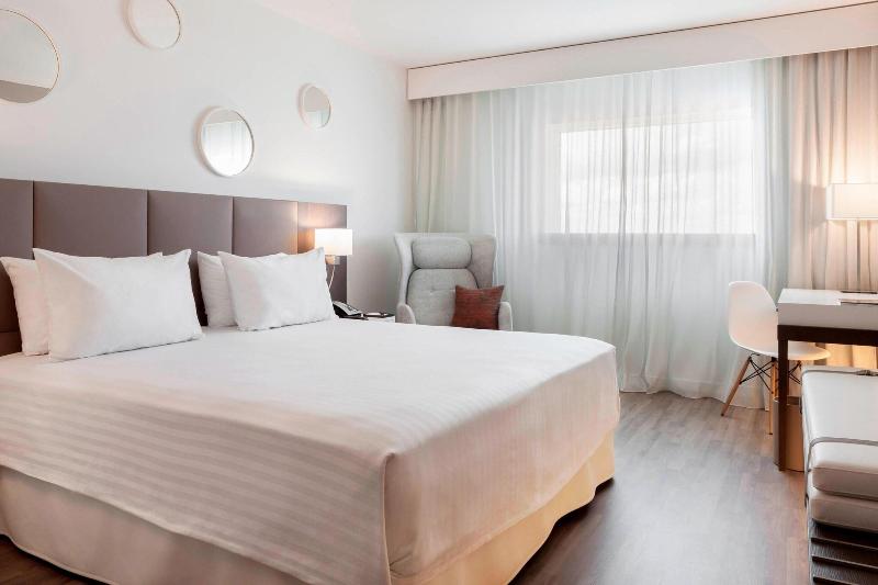 Номер Superior Кровать Кинг, Ac Hotel By Marriott Paris Le Bourget Airport