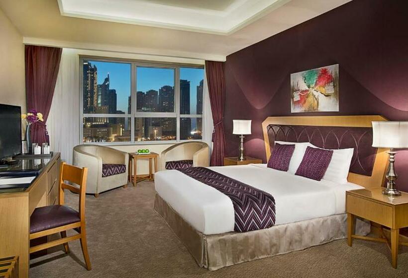 豪华房间, Armada Avenue