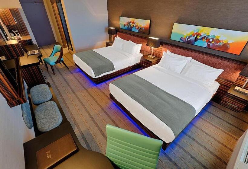 اتاق استاندارد, Clique Calgary Airport