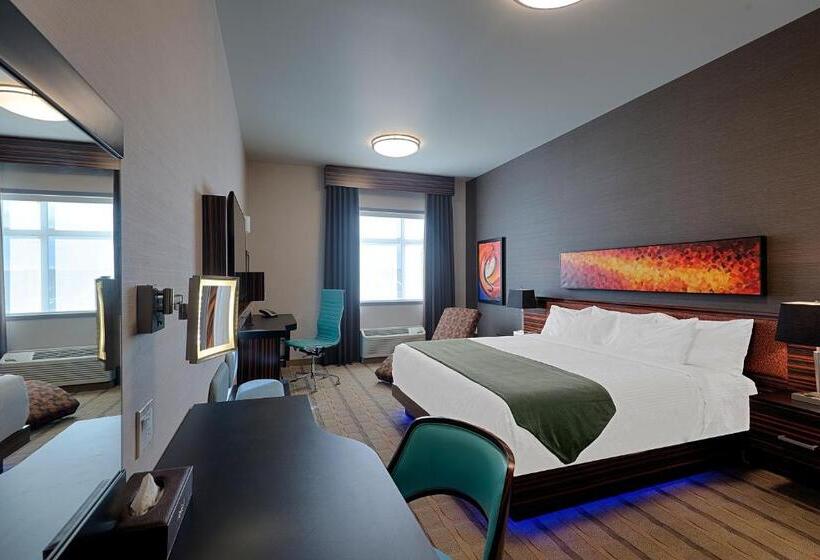 اتاق لوکس با تخت بزرگ, Clique Calgary Airport
