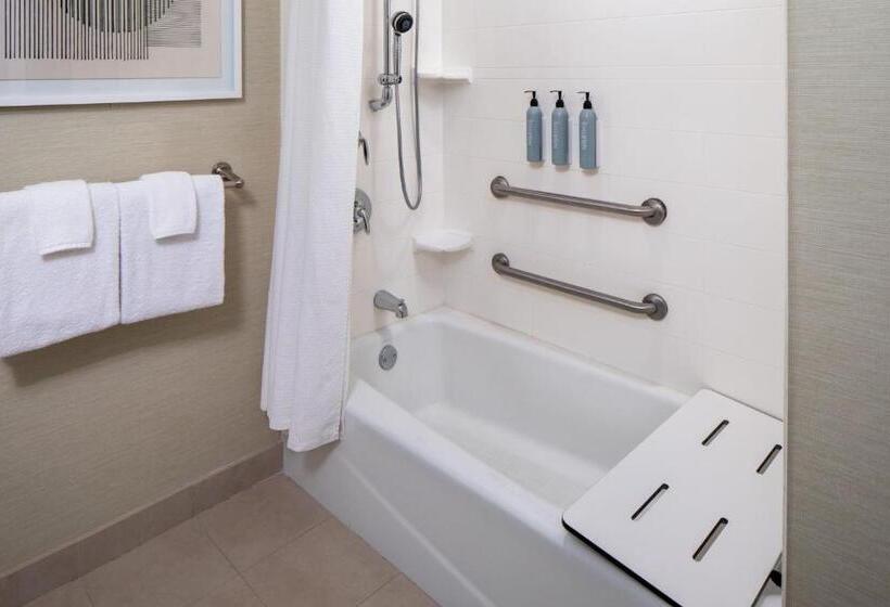 스탠다드 룸, Courtyard By Marriott Charleston Downtown/civic Center