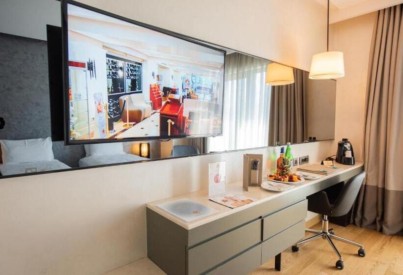 اتاق اجرایی, Dosso Dossi Hotels & Spa Downtown