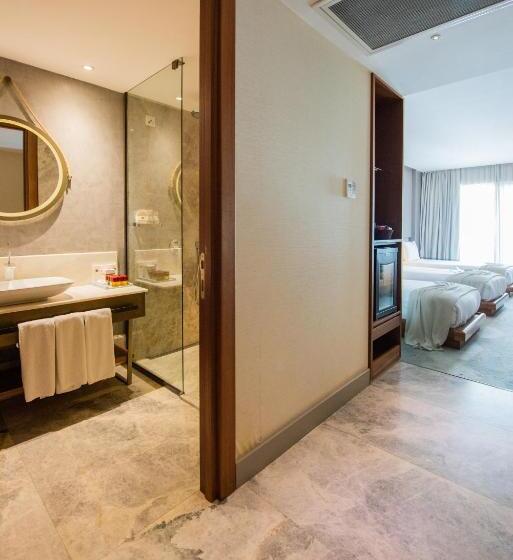 اتاق استاندارد سه نفره, Dosso Dossi Hotels & Spa Downtown