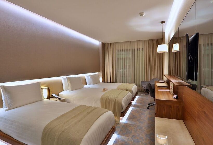 اتاق استاندارد سه نفره, Dosso Dossi Hotels & Spa Downtown