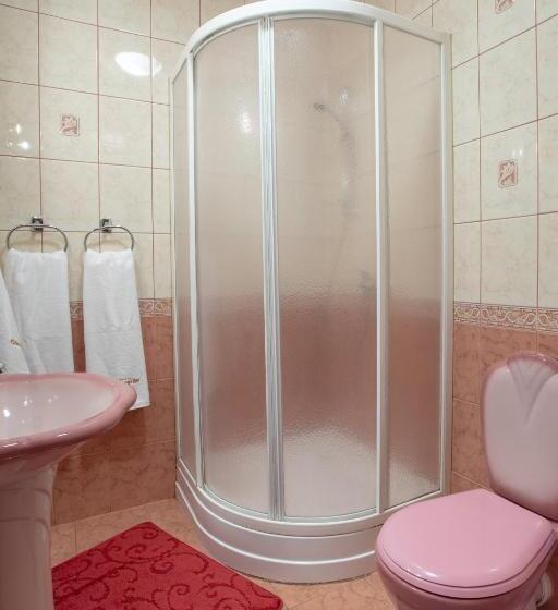 スタンダード4人部屋, Goralski Raj