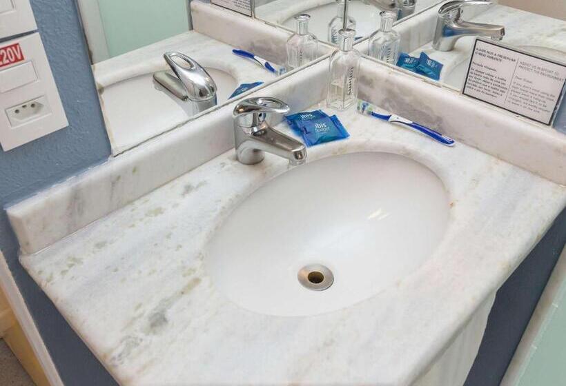 스탠다드 트리플 룸, Ibis Budget Curitiba Centro