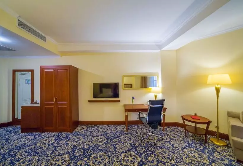 اتاق لوکس, Ramada By Wyndham Almaty