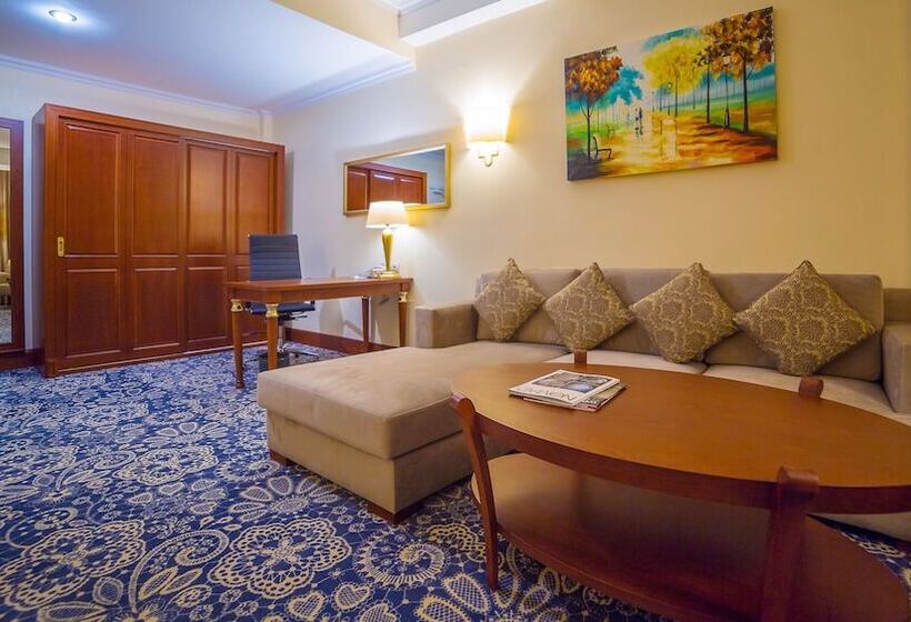 سوییت اجرایی, Ramada By Wyndham Almaty