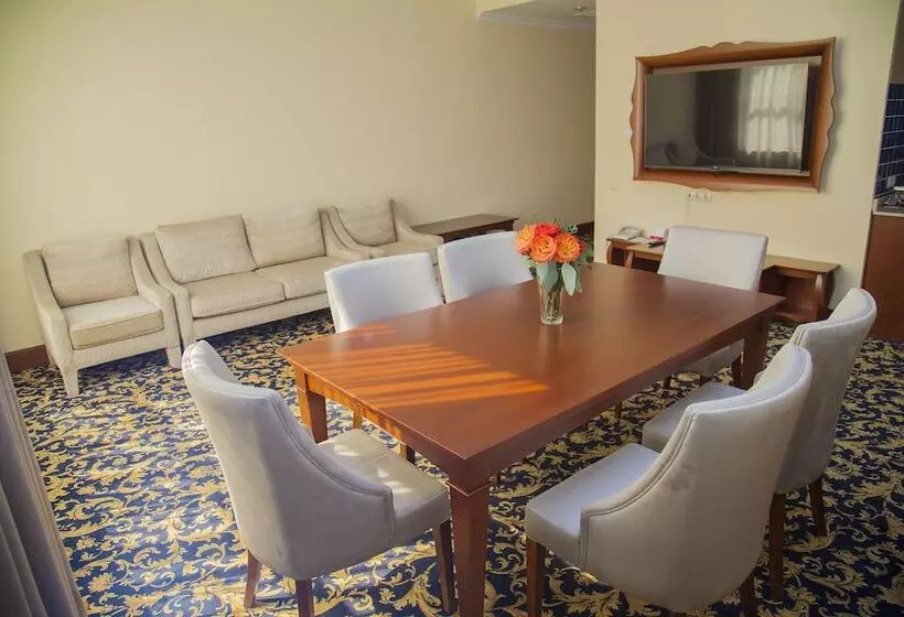 آپارتمان 1 خوابه, Ramada By Wyndham Almaty