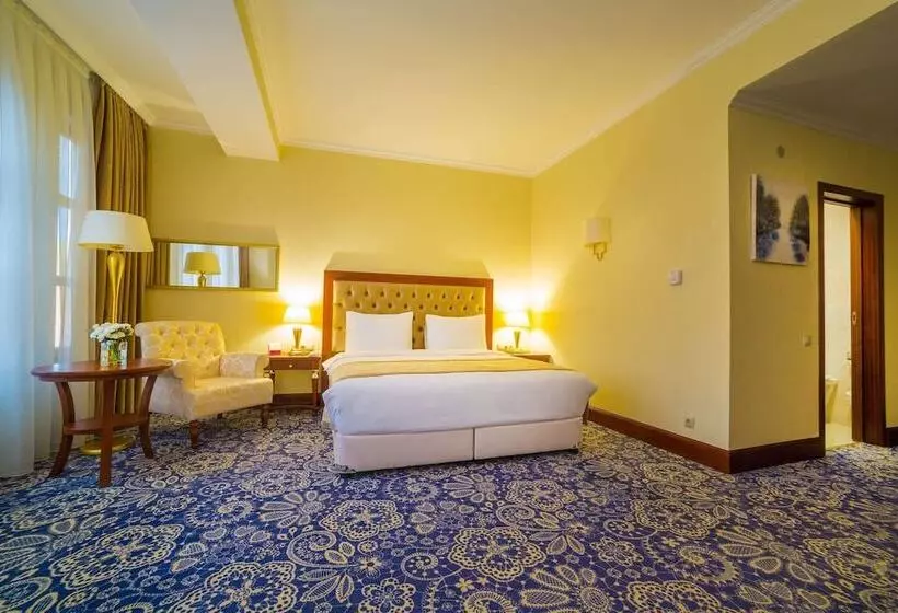 آپارتمان 1 خوابه, Ramada By Wyndham Almaty
