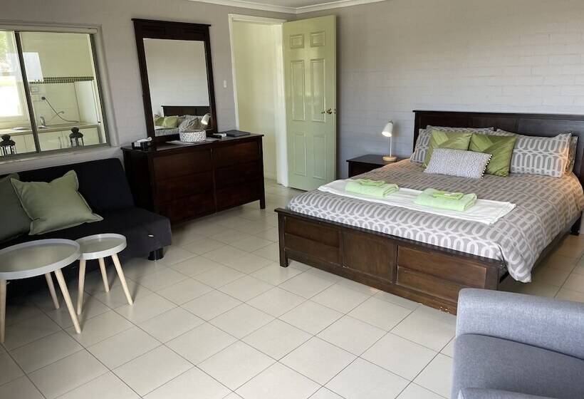 اتاق لوکس, Sinclairs Country Retreat