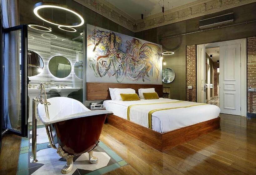 Junior Suite, The Public  Special Category