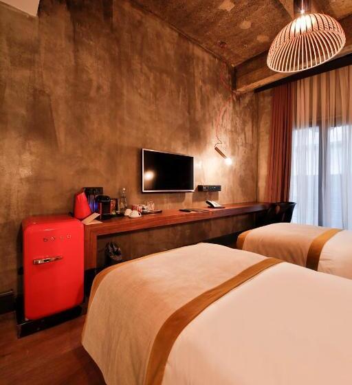 スタンダードルーム, The Public  Special Category