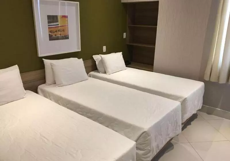 Deluxe Kolmen Hengen Huone, Dom Barra