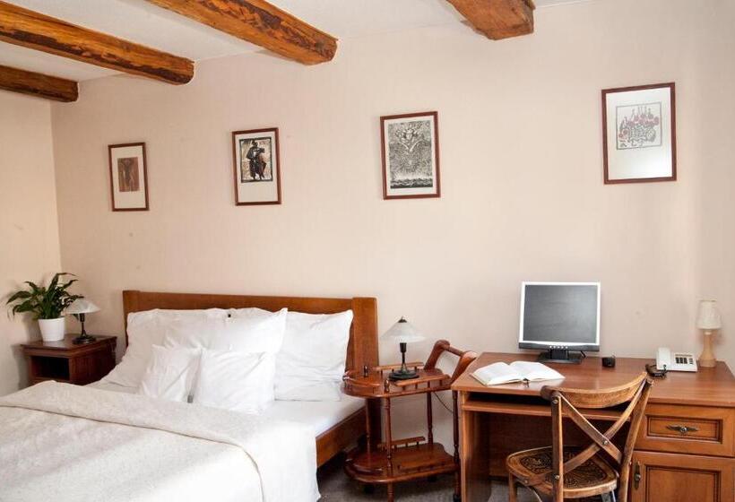 Номер Стандарт Внутренний, U Zlatého Lva