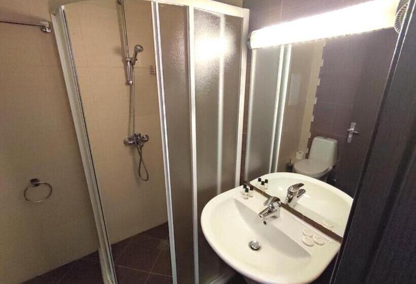 إستوديو قياسى, Nevada Apart