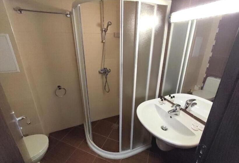 شقة غرفة واحدة, Nevada Apart