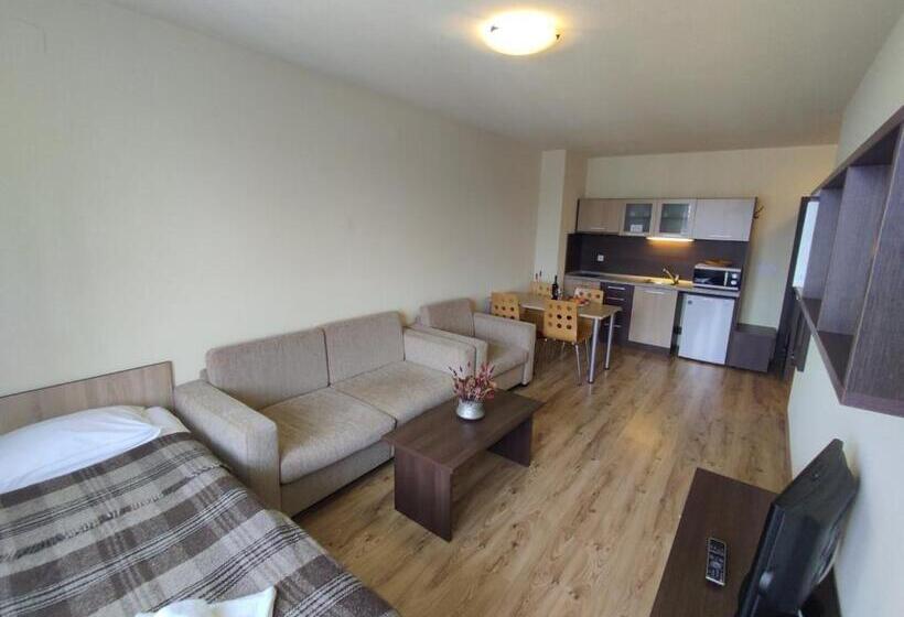 شقة غرفة واحدة, Nevada Apart