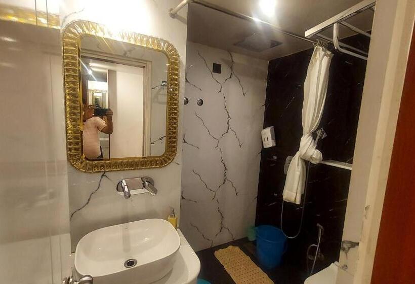 اتاق لوکس, Manila