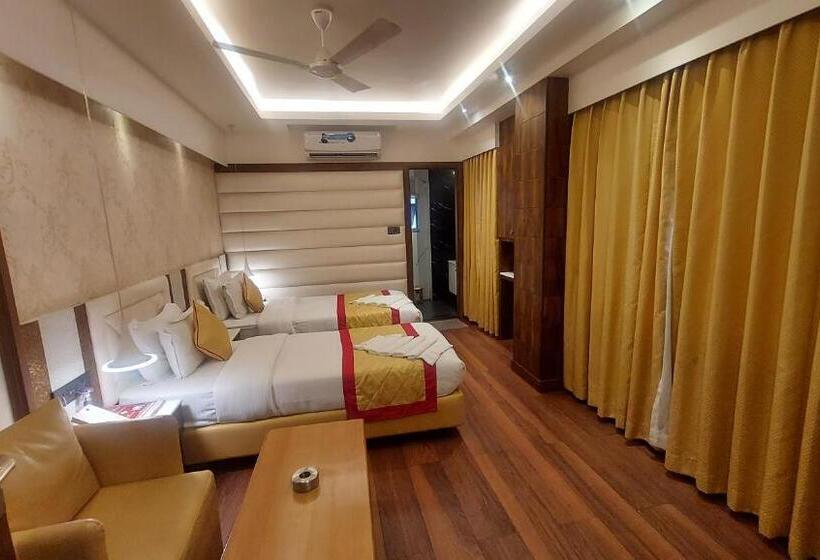 Трехместный Номер Deluxe, Manila