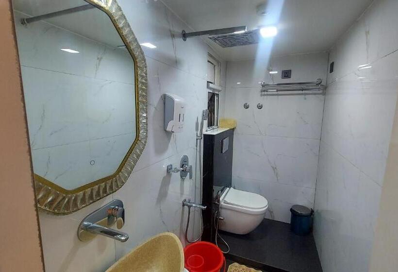 اتاق لوکس سه تخته, Manila