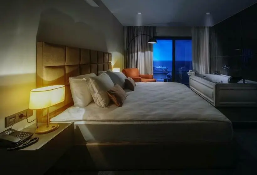 キングサイズベッドのスイートルーム, Daric Hotels