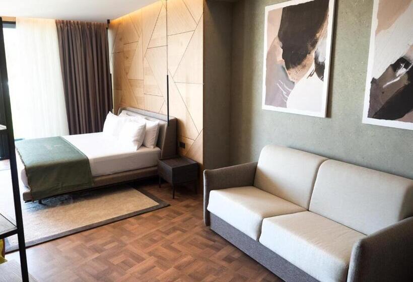 سوییت لوکس, La Brisa Boutique