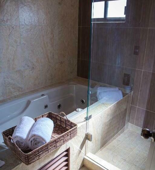 سوییت لوکس, Boutique Corazón Mexicano