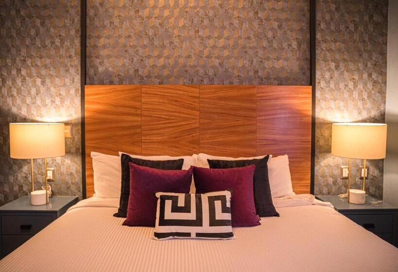 سوییت سوپریور, Boutique Corazón Mexicano