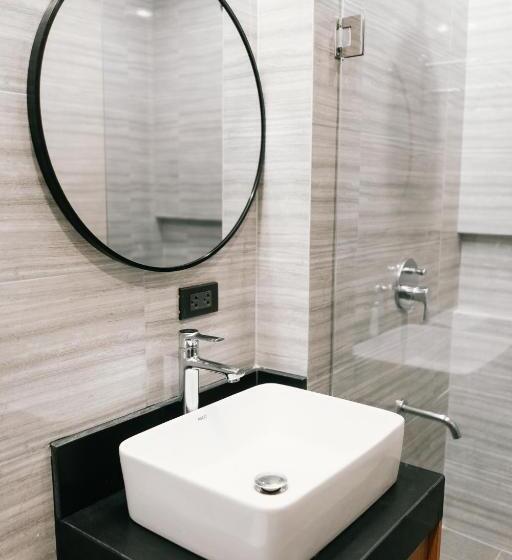 デラックスルーム, El Sancho