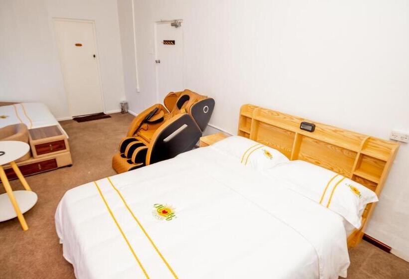 패밀리 룸, Hearty Center Motel
