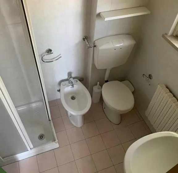 Standard-huone, Amica