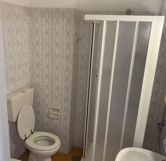 Standard Yhden Hengen Huone, Amica