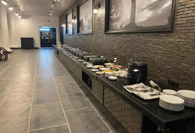 プールビュースタンダードルーム, Lagoon Sarovar Premiere Resort   Pondicherry