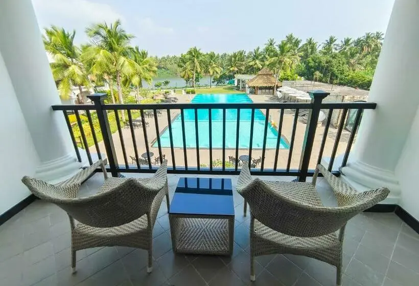 レイクビュースタンダードルーム, Lagoon Sarovar Premiere Resort   Pondicherry