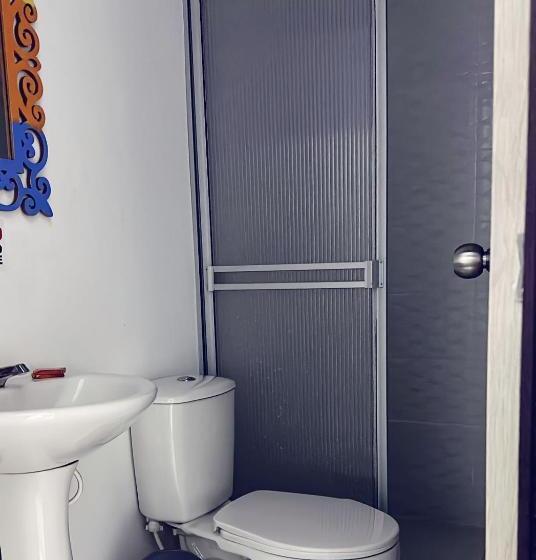 غرفة قياسية فردية, Las Flores