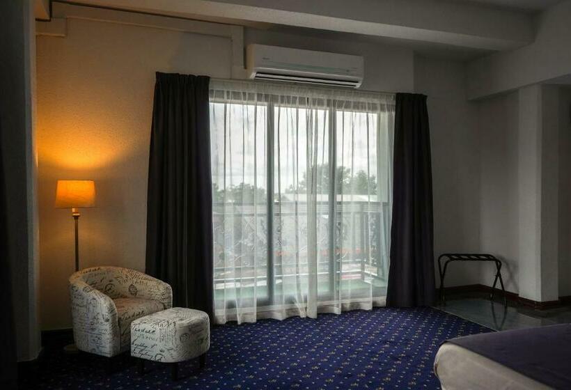 اتاق لوکس با چشم‌انداز شهر, Royal Breeze Paramaribo