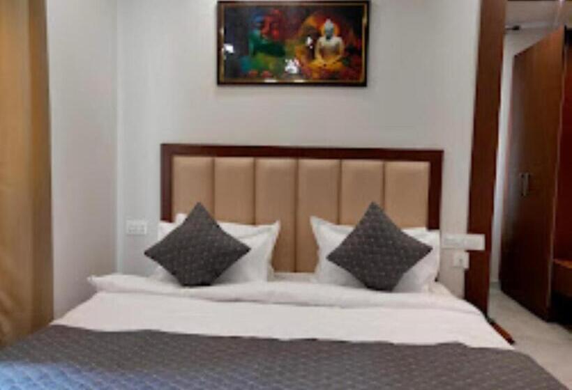 Quarto Deluxe, Shrigo Hotel Haridwar