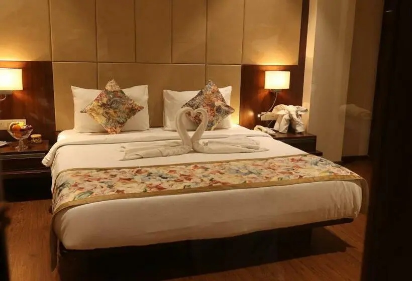 キングサイズベッドのデラックスルーム, Pride Hotel Bhopal