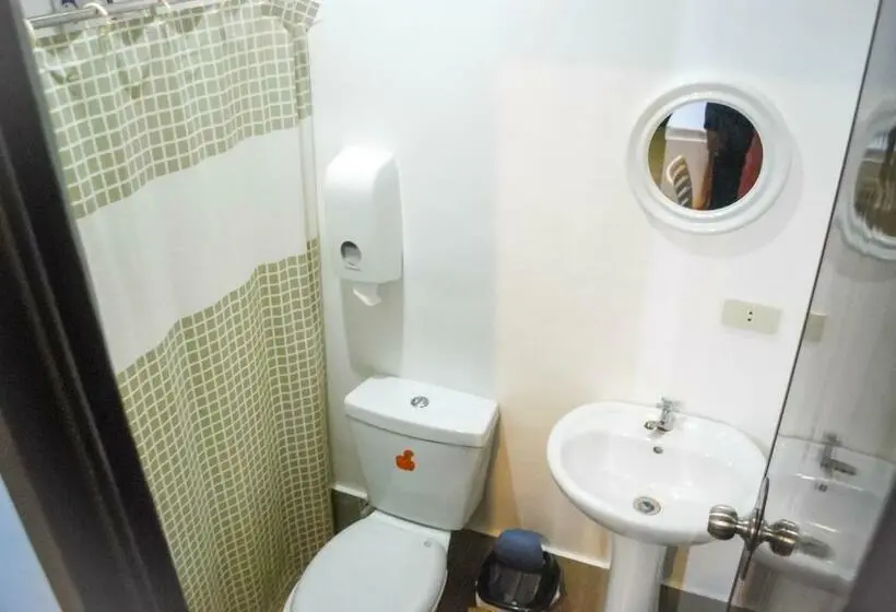 スタンダードルーム, 13 Ways Room Rentals