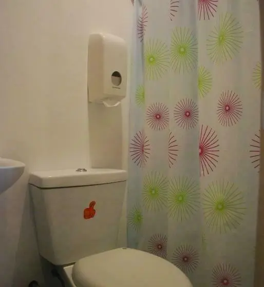 スタンダード４人部屋, 13 Ways Room Rentals