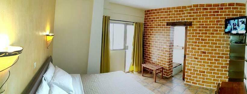 اتاق استاندارد با تخت بزرگ, A L