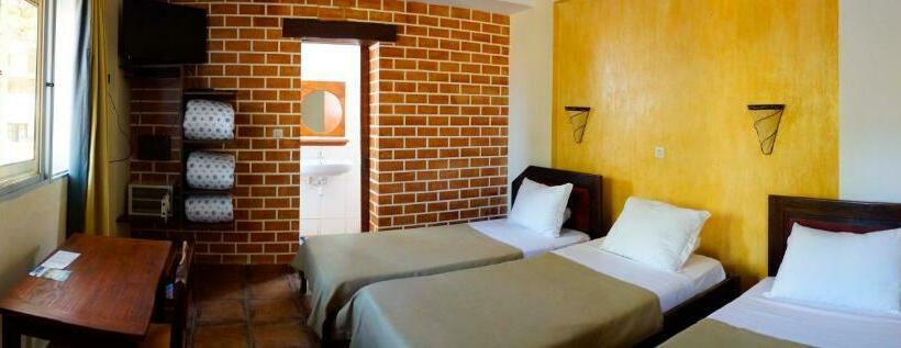 اتاق استاندارد سه نفره, A L